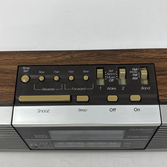 Vintage GE General Electric AM/FM Stereo Blue Digital Dual Clock Radio 7-4945A - Picture 3 of 16